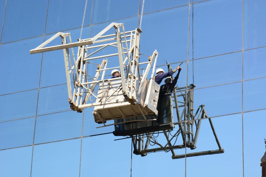 Suspended Access Platforms and BMU Cradles - Cliff Al Kuwait