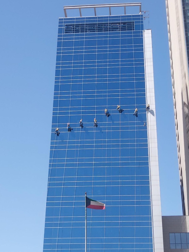 Building & High-Rise Facade Cleaning